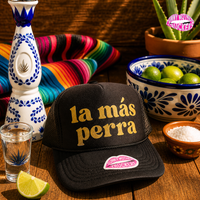 LA MAS PERRA TRUCKER HAT